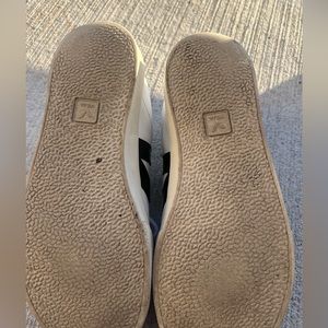 Women’s Veja Sneakers size US 8